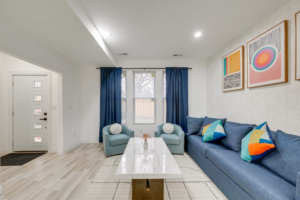 Townhome < 5 Mi to Naperville & Morton Arboretum Apartment in Lisle