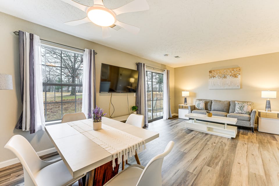 Near Attractions & Shows: Branson Updated Condo Apartment in Branson