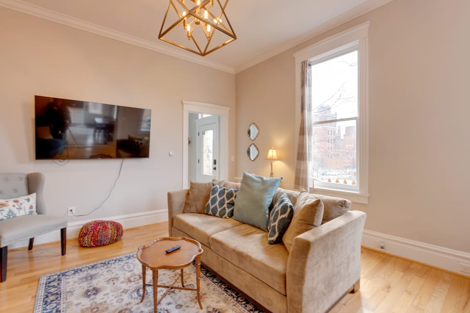 Walk to Anheuser-Busch Brewery: St Louis Escape! Apartment in Saint Louis