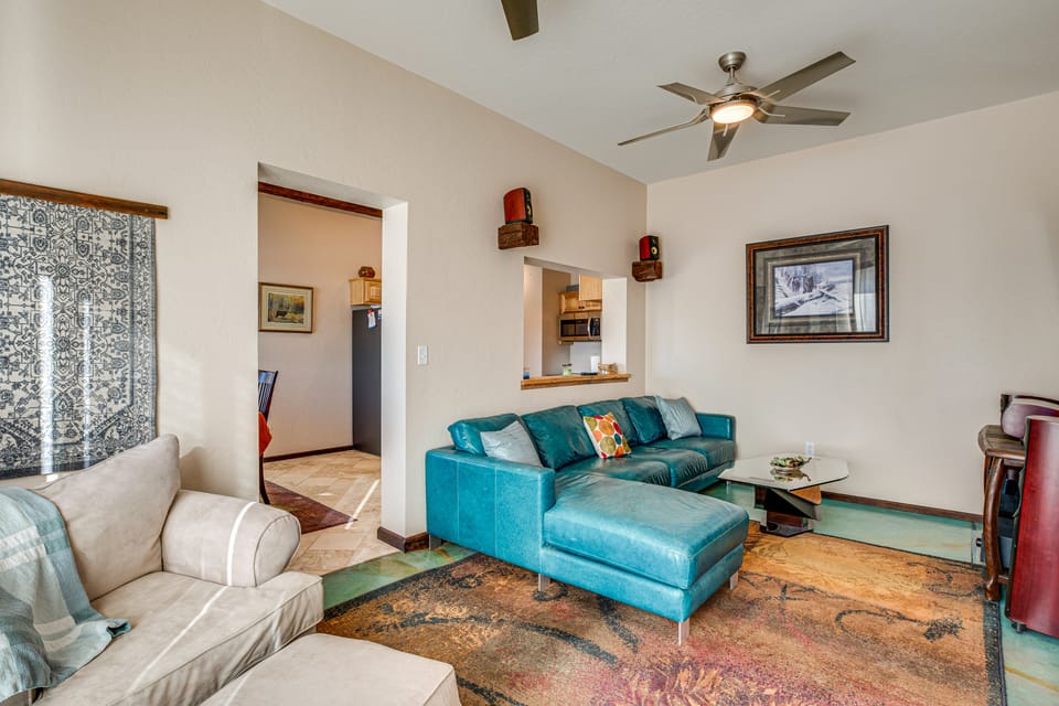 4 Mi to Black Canyon: Mtn-View Apt in Montrose! House in Colorado