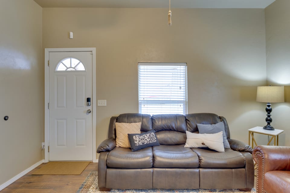 Historic Home Half-Mile to Downtown Guthrie! Apartment in Oklahoma