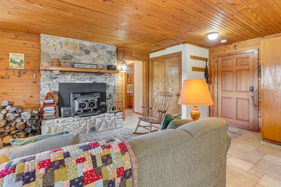Table Rock Lake Cabin w/ Waterfront Views! House in Table Rock Lake