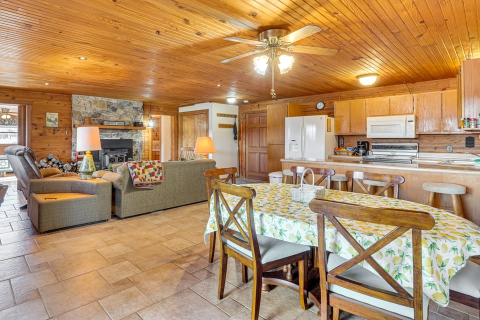 Table Rock Lake Cabin w/ Waterfront Views! House in Table Rock Lake