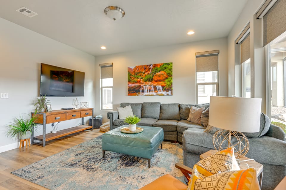 Hike, Bike & Swim: Utah Family Home w/ Mtn Views! Apartment in Washington