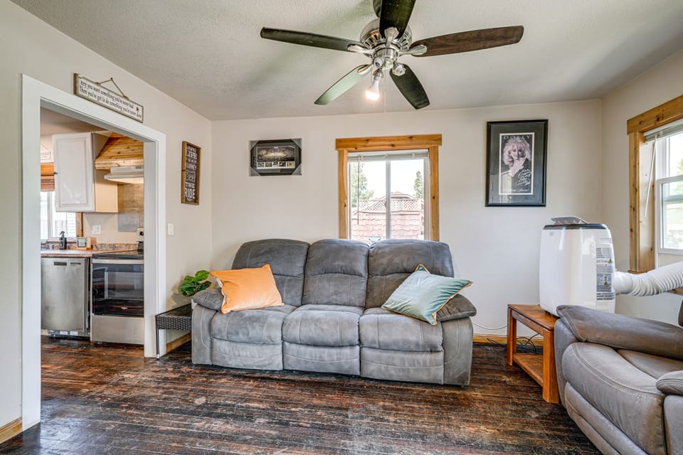 3 Mi to University of Oregon: Home w/ Grill! House in Springfield