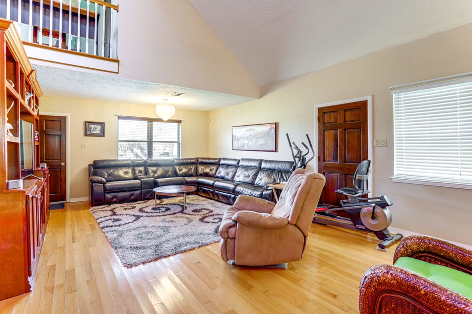 5 Mi to French Quarter: Central NOLA Home w/ Decks House in New Orleans