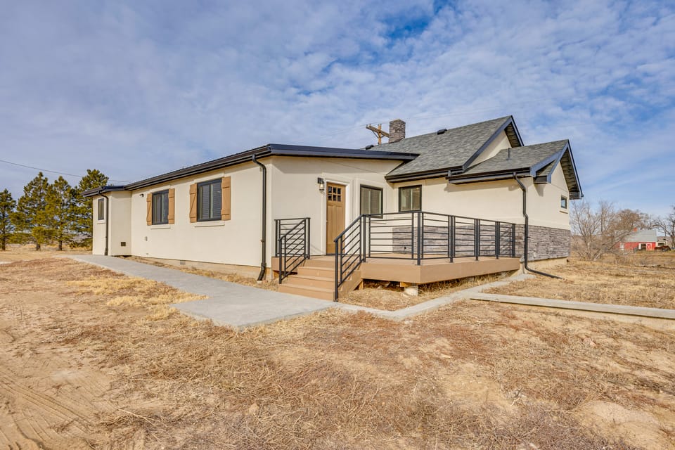 16 Mi to Paint Mines: Spacious Simla Home! House in Colorado
