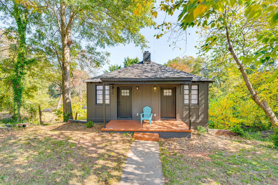 Studio Apartment Near East Atlanta Village Apartment in Atlanta