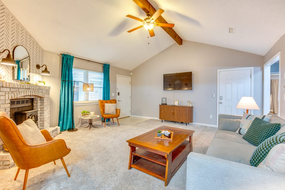 13 Mi to Arrowhead Stadium: Blue Springs Home! House in Blue Springs