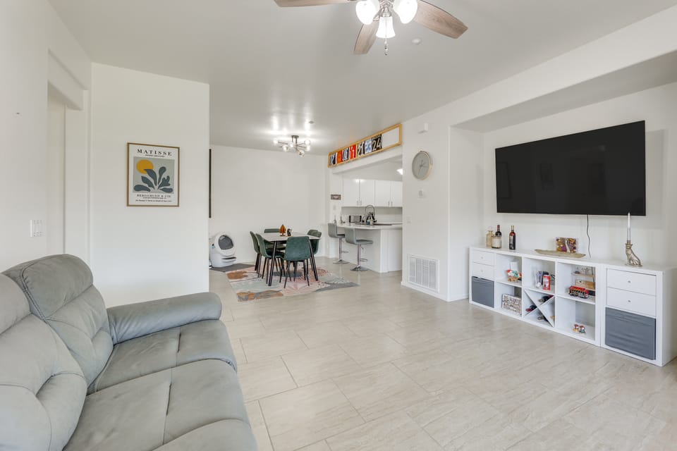 Pool Access + Patio: Mesa Retreat, 3 Mi to Dtwn! Apartment in Mesa