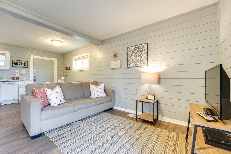Hike, Boat, Fish & More: Table Rock Lake Cottage Apartment in Table Rock Lake