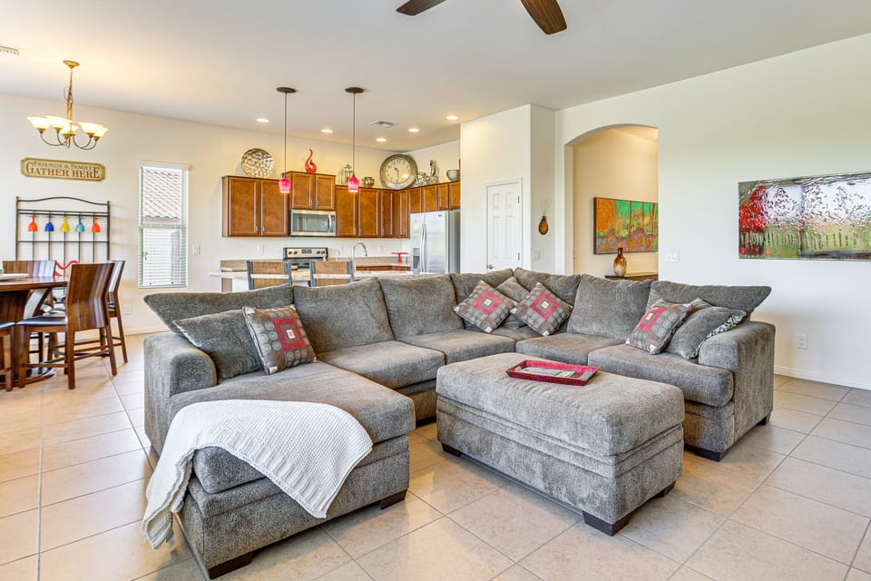 Outdoor Oasis & Community Perks: Goodyear Gem House in Goodyear
