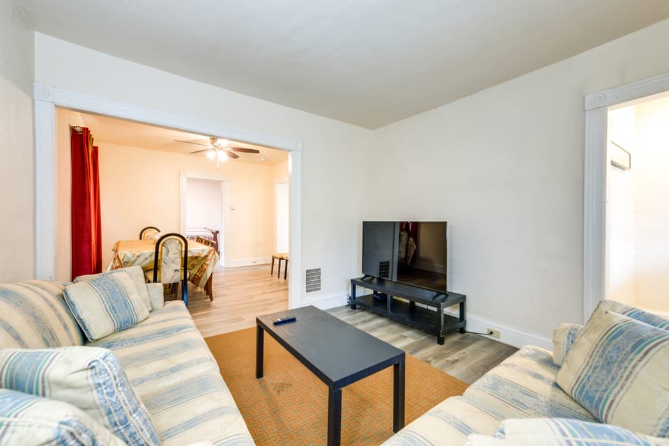 Apartment 2 Mi to Niagara Falls & Whirlpool! Apartment in Niagara Falls