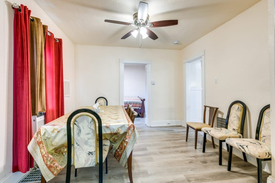 Apartment 2 Mi to Niagara Falls & Whirlpool! Apartment in Niagara Falls