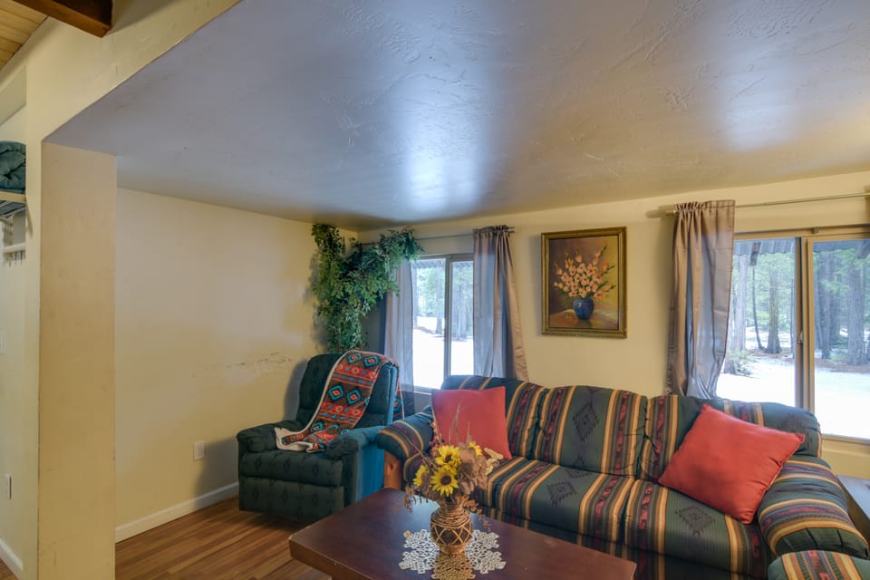 Grill, Fire Pits & Trails: Butte Meadows Duplex! Apartment in Sierra Nevada