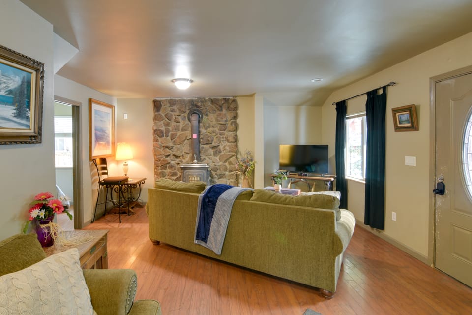 Fire Pit & Trails On-Site: Butte Meadows Retreat! Apartment in Sierra Nevada
