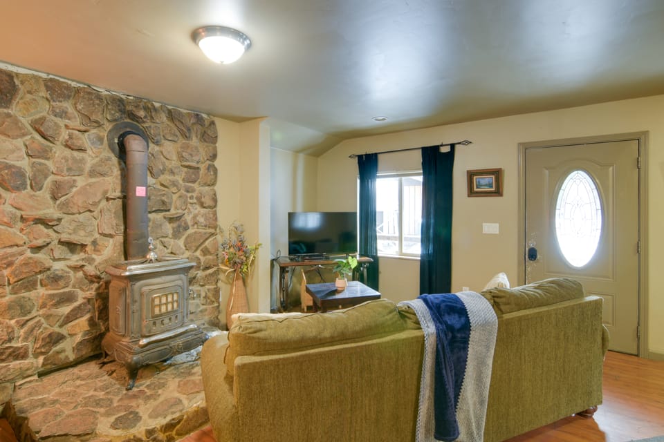 Fire Pit & Trails On-Site: Butte Meadows Retreat! Apartment in Sierra Nevada