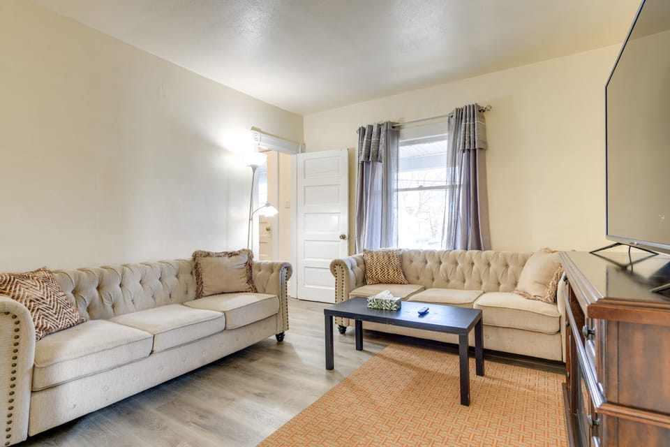 Apartment 2 Mi to Niagara Falls State Park! Apartment in Niagara Falls