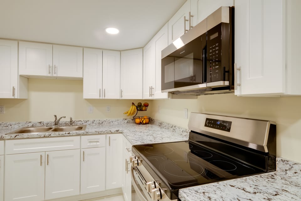 1 Mi to Metro: DC Area Apt w/ Fenced Yard! House in Wheaton-Glenmont
