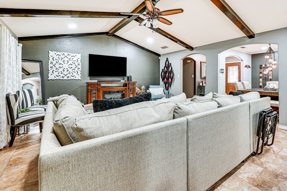 3 Mi to Downtown McAllen: Quiet Home w/ Pool House in Pharr