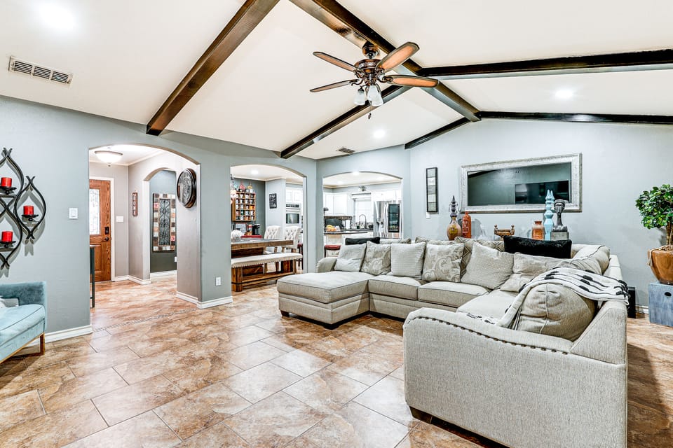 3 Mi to Downtown McAllen: Quiet Home w/ Pool House in Pharr