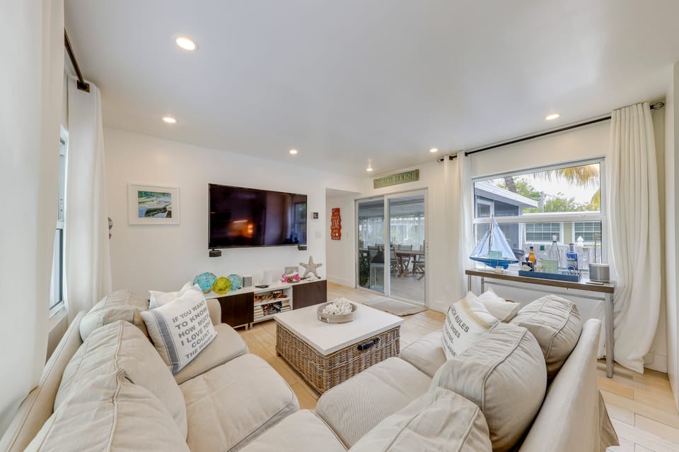 Lanai, Pool & Patios: Waterfront Home in Tavernier House in Tavernier