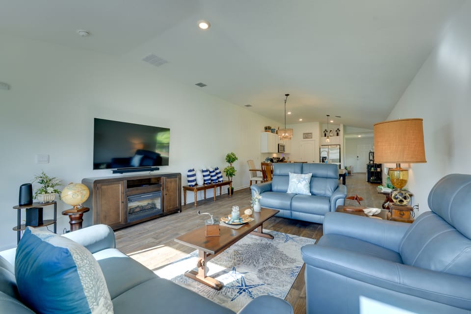 Home Near Flagler Beach, Daytona, Parks & More! House in Palm Coast