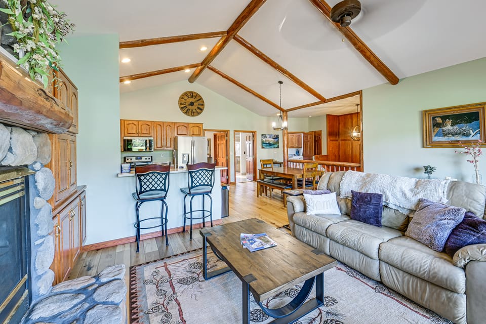 3 Mi to Dtwn: Mtn-View Red Lodge Retreat! Apartment in Red Lodge
