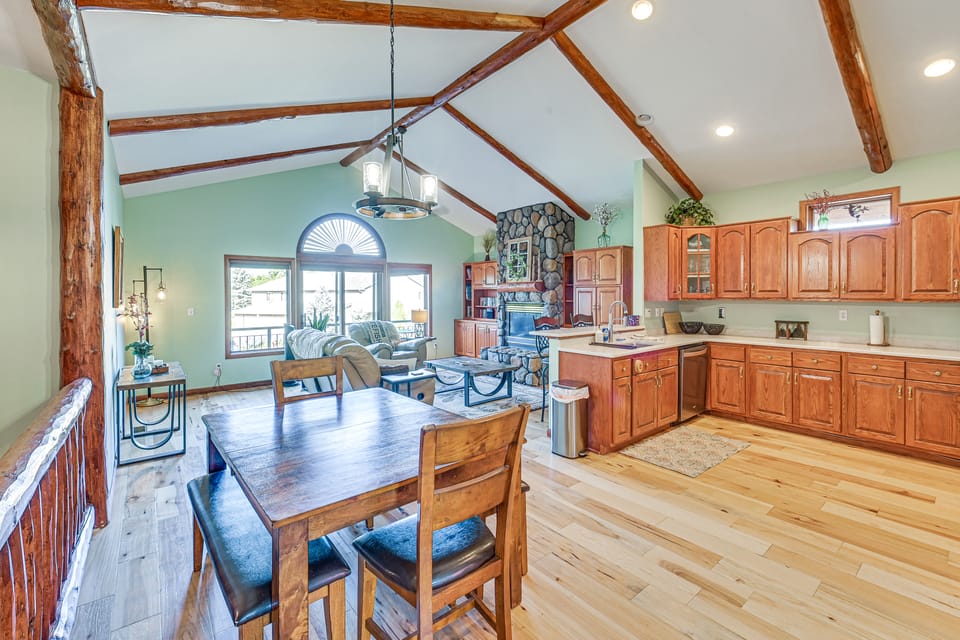 3 Mi to Dtwn: Mtn-View Red Lodge Retreat! Apartment in Red Lodge