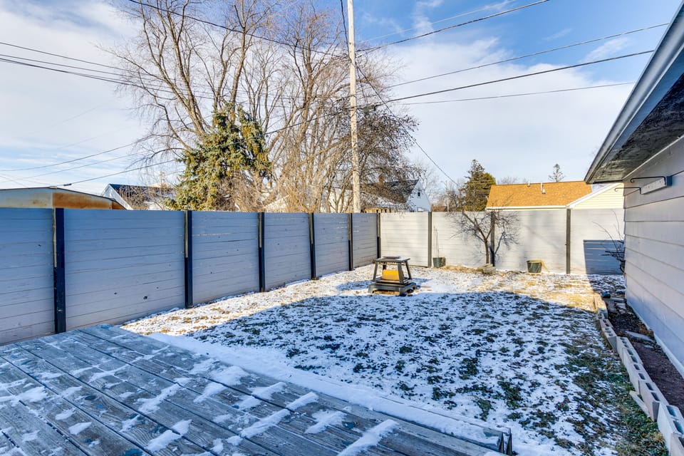 Fish, Hike & Unwind: Studio 2 Mi to Lake Winnebago Apartment in Neenah