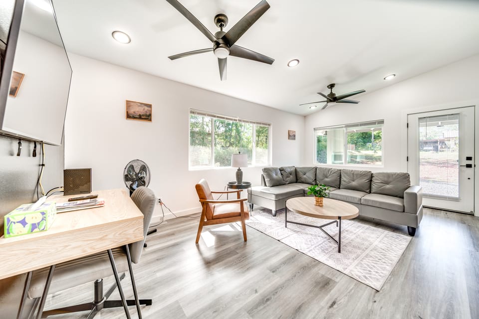 Close to Hiking & Beaches: Modern Keaau Home! House in Hawaiian Paradise Park