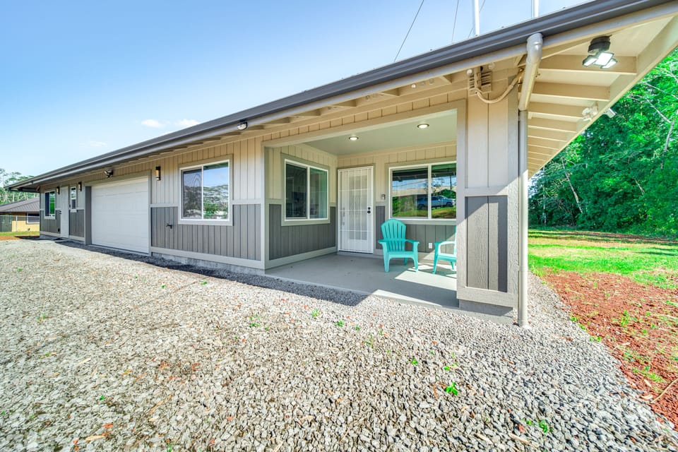 Close to Hiking & Beaches: Modern Keaau Home! House in Hawaiian Paradise Park