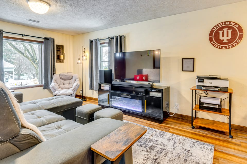 1 Mi to IU: Hoosier Home w/ Fire Pit & Fenced Yard House in Bloomington