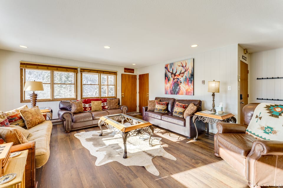 1/2 Mi to Skiing: Red River Condo w/ Free Shuttle! Apartment in Red River