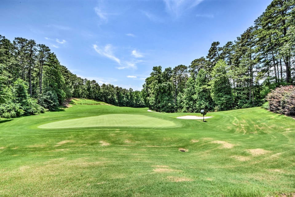 Tee Times & Lake Days! Luxe Keowee Key Living Apartment in Lake Keowee