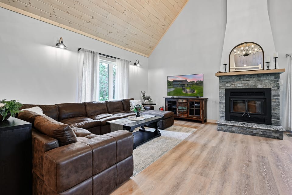 10-Acre Property w/ Fire Pit & Grill in Arkdale! House in Wisconsin