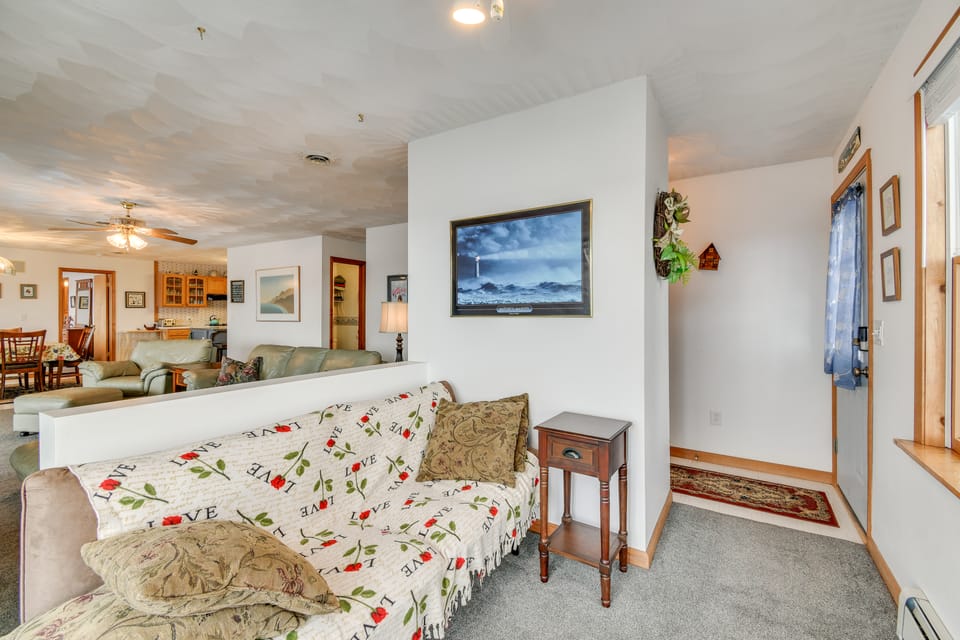 Boat, Grill & Unwind: Lakefront Cayuga Home! House in Cayuga Lake
