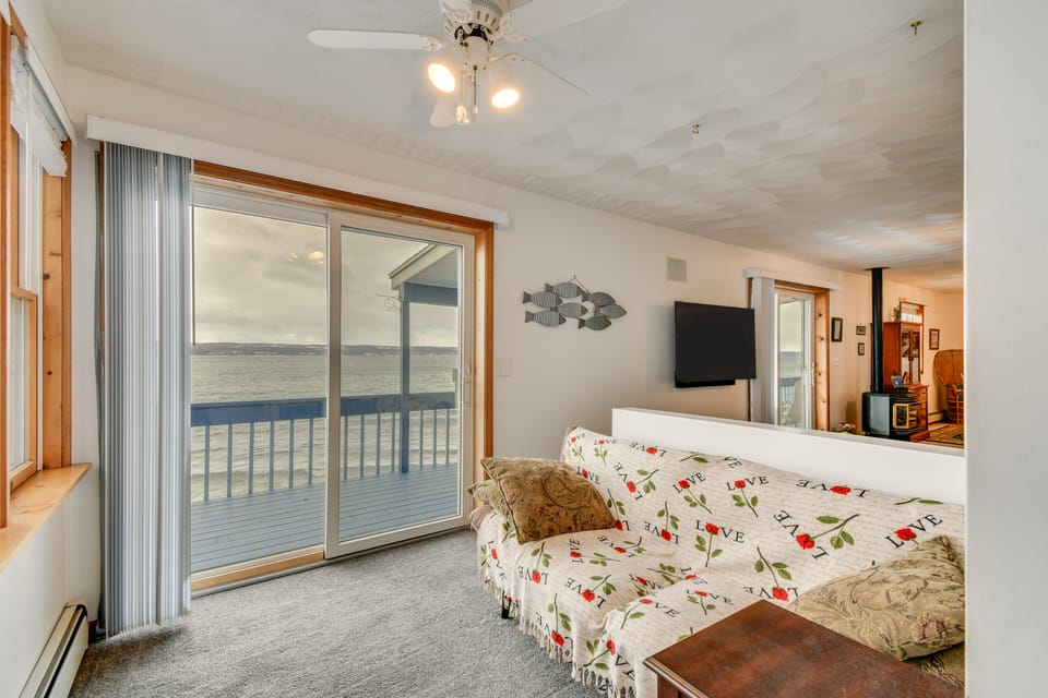 Boat, Grill & Unwind: Lakefront Cayuga Home! House in Cayuga Lake