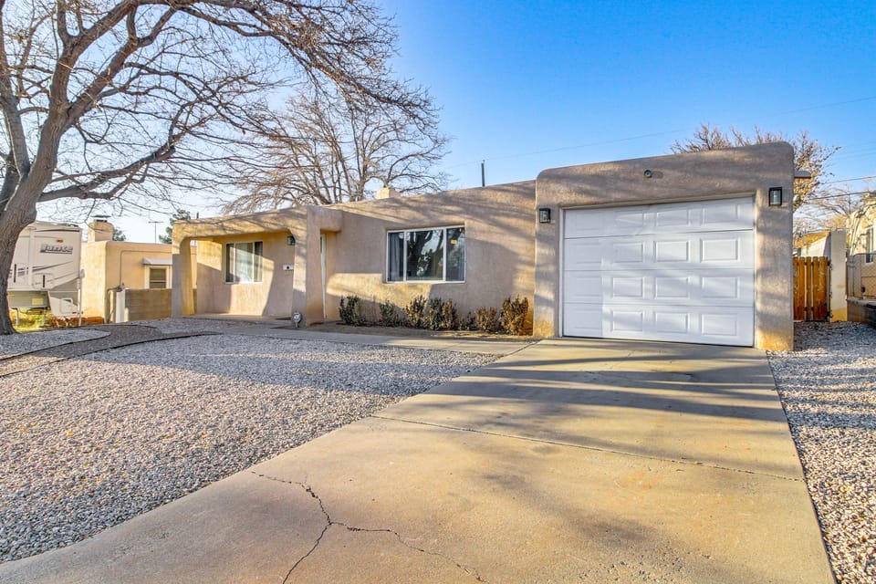 Cozy Home w/ Grill & Games in Albuquerque! House in Albuquerque