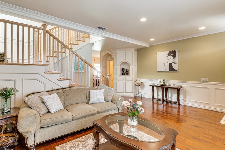 6 Mi to Dtwn Pasadena: Home w/ Patio & Yard! House in Pasadena