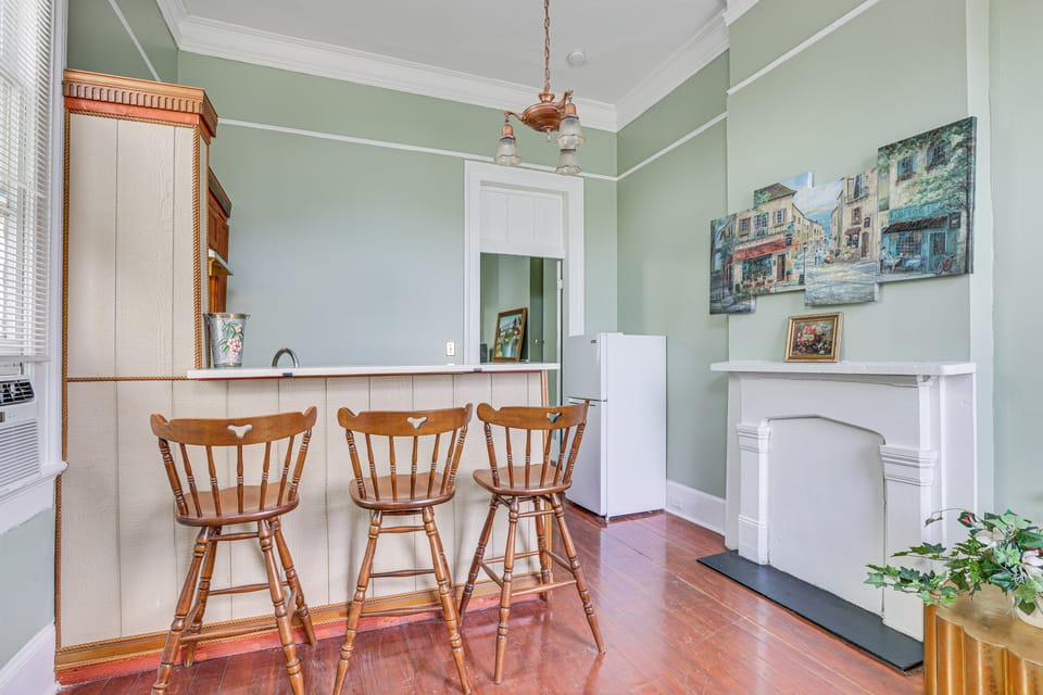 Stay & Play: New Orleans Apt Near Downtown Apartment in Warehouse District
