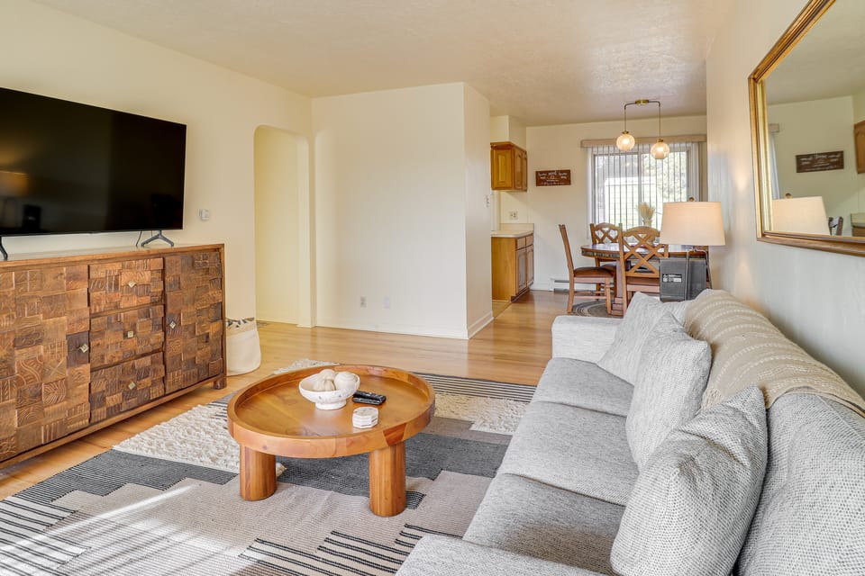 2 Mi to UNM Campus: Home in Quiet Area of ABQ House in Albuquerque