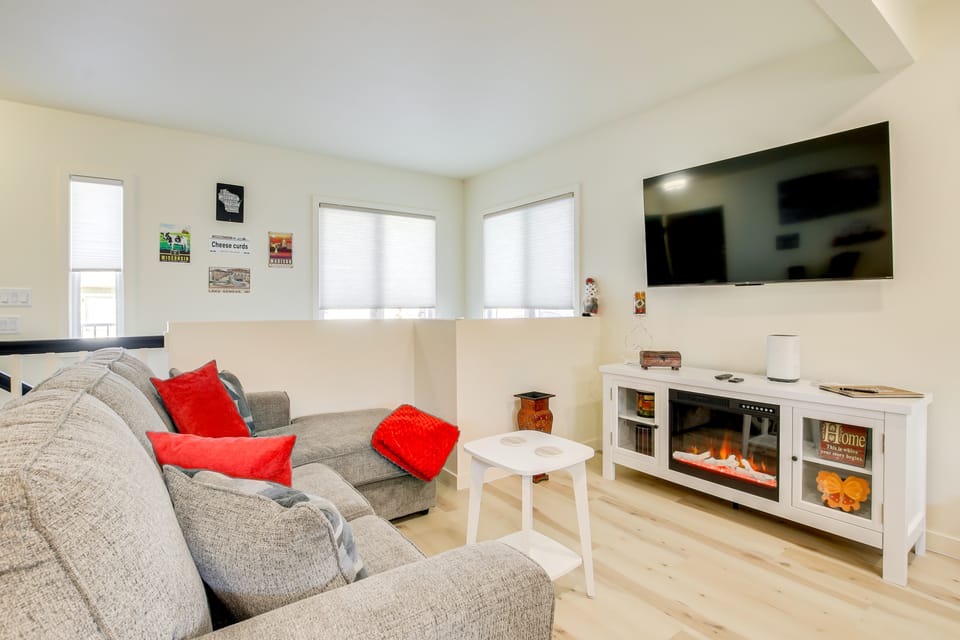 2 Mi to Lake Michigan: Family-Friendly Home House in Wisconsin