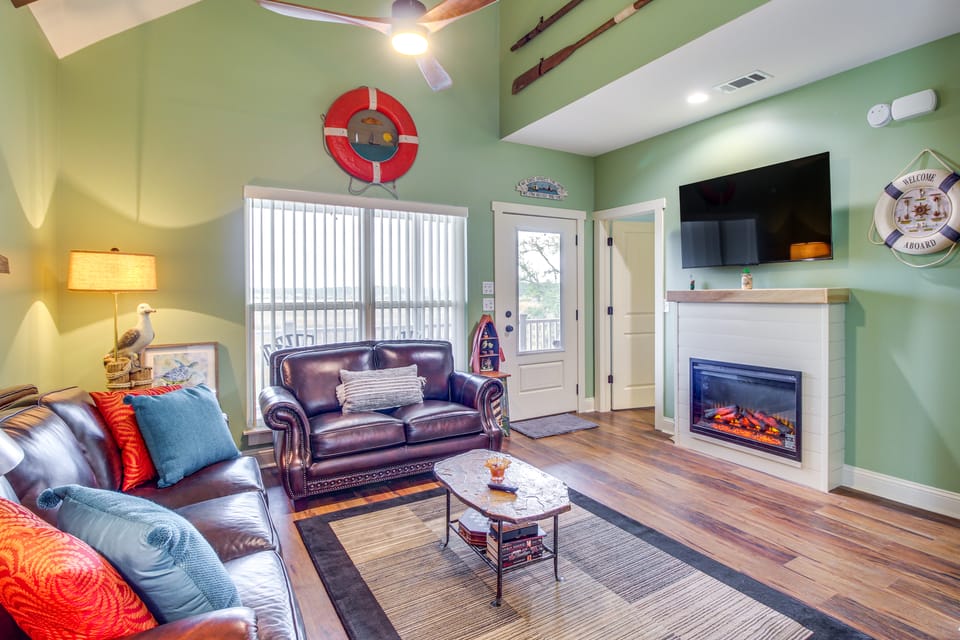Dock & Fire Pit: Waterfront Midway Retreat! House in Georgia