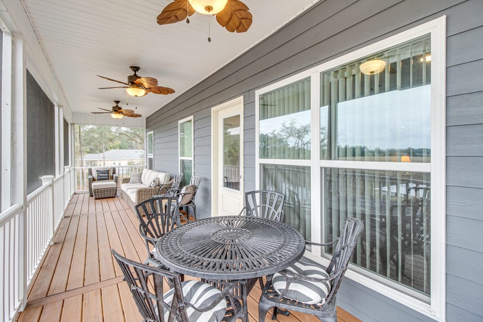 Dock & Fire Pit: Waterfront Midway Retreat! House in Georgia