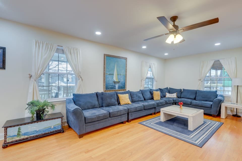 < 1/2 Mi to Boardwalk: Roomy Wildwood Retreat! House in Wildwood