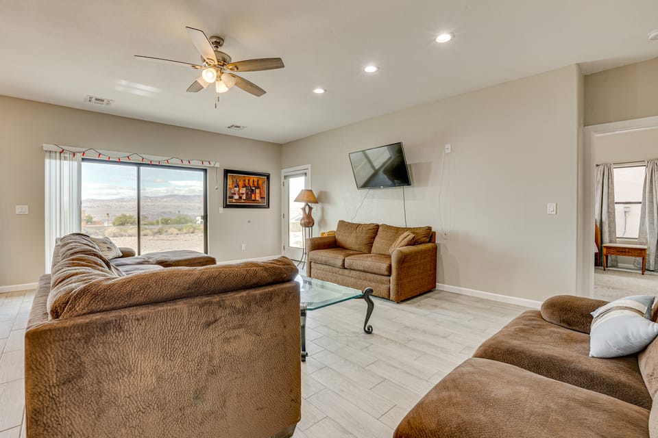 7 Mi to Golf: Mtn-View Retreat in Bullhead City House in Bullhead City