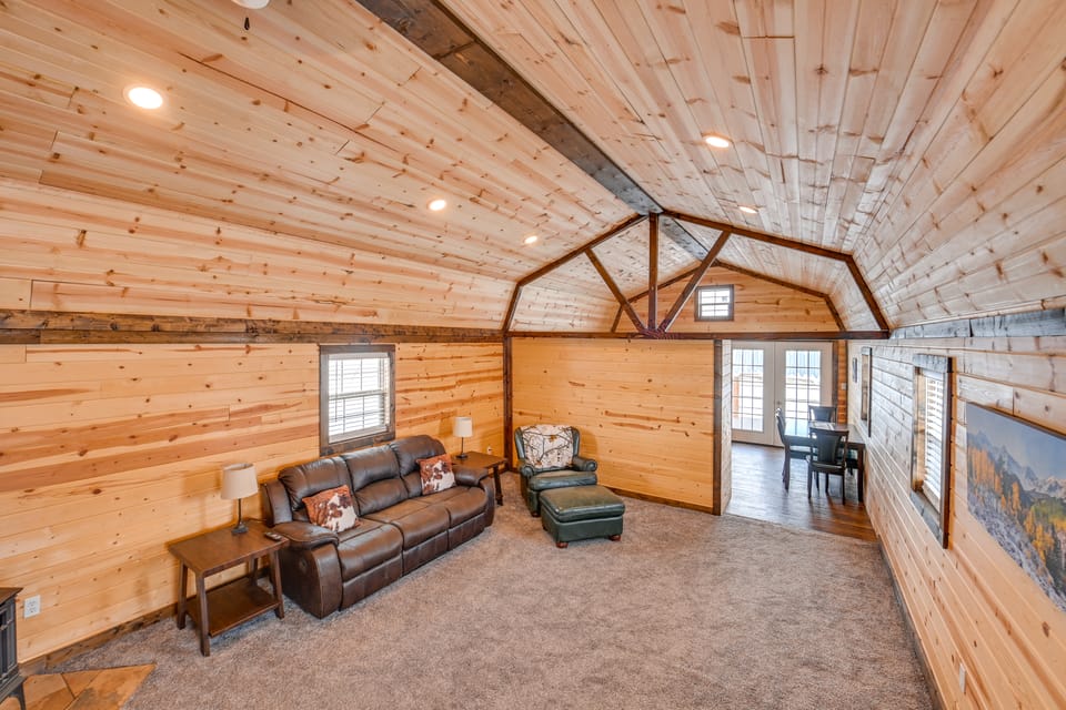 Near Hunting: Cozy Cabin w/ Deck in Grass Range! House in Montana
