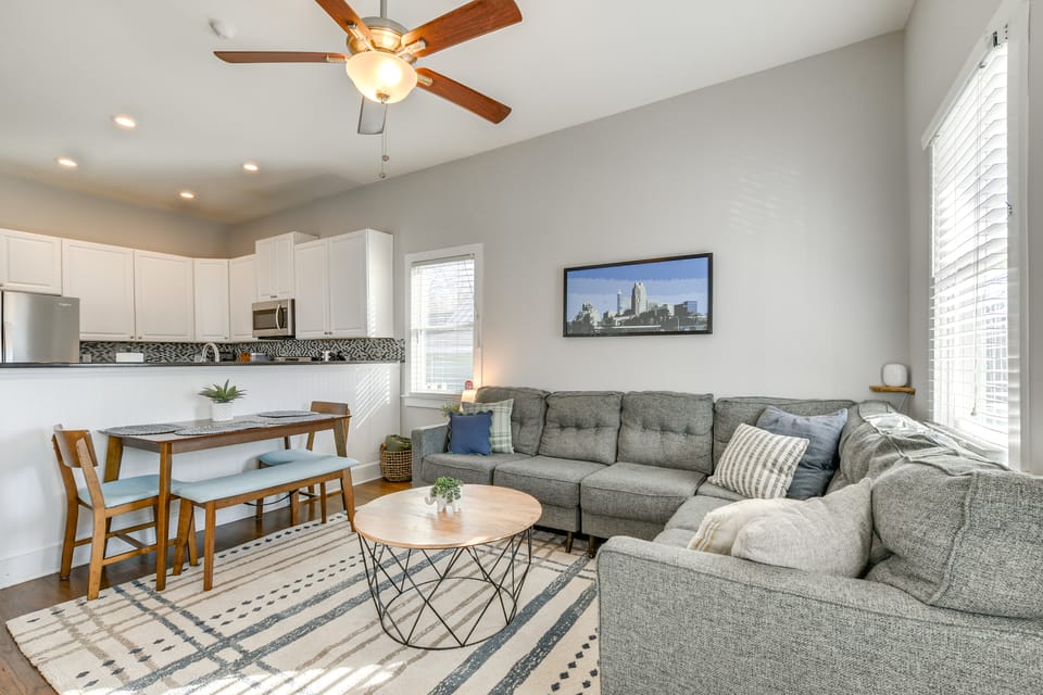 1 Mi to Dtwn: Home w/ Backyard in Raleigh! House in Raleigh