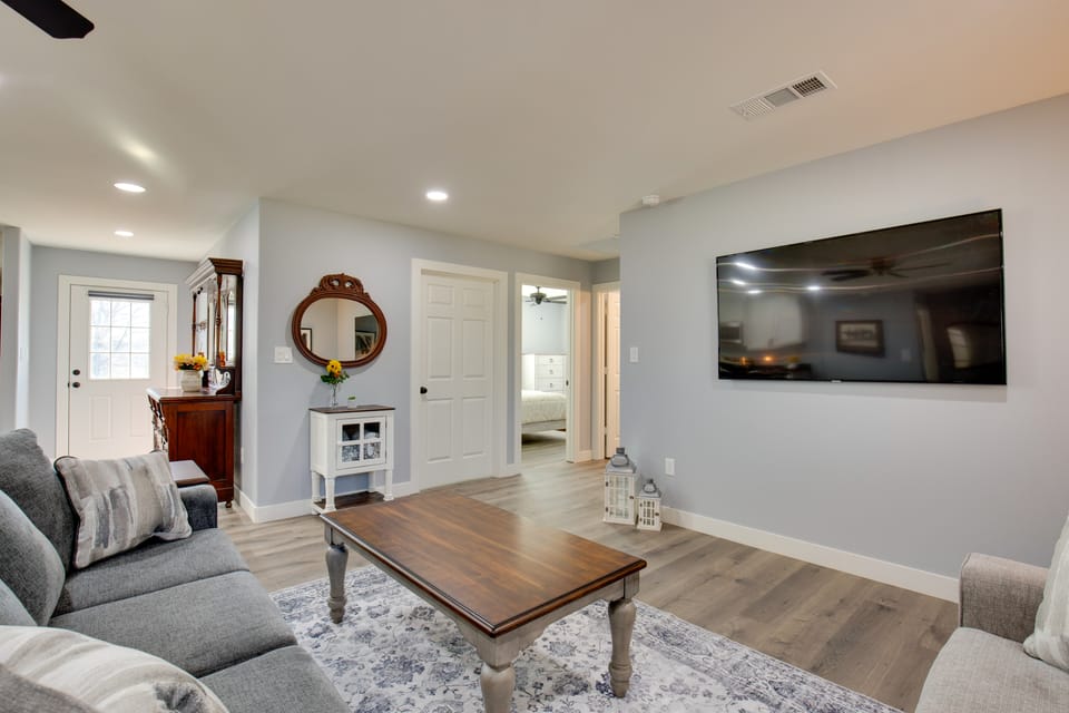 < 1 Mi to Lake Fork: ‘Appy Haven’ in Yantis Cottage in Texas